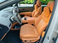 Li Auto i8 Standard Edition - фото 14