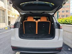 Li Auto i8 Standard Edition - фото 18