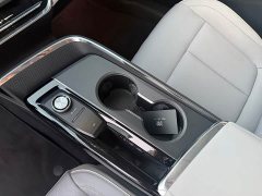 Buick E5 Premium Standard Range Edition - ფოტო 10