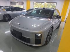 Li Auto i6 Two-Wheel Drive Standard - ფოტო 1