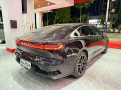 Voyah Lantu Zhaoguang PHEV AWD Ultra-Long Range Flagship - фото 9