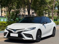 Toyota Camry Dual Engine 2.5HS Stylish Edition - photo 1