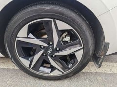 Hyundai Elantra 1.5L CVT Luxury - photo 11