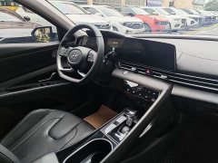 Hyundai Elantra 1.5L CVT Luxury - photo 17