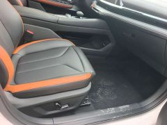 Changan UNI-V 1.5T Premium Edition - ფოტო 11