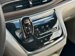 Buick GL8 Land Official Business Class 652T Comfort Edition - фото 19