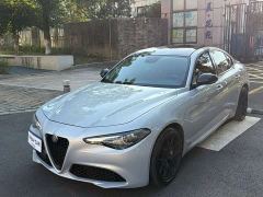 Alfa Romeo Giulia 2.0T 280HP Luxury - photo 1