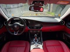 Alfa Romeo Giulia 2.0T 280HP Luxury - photo 5