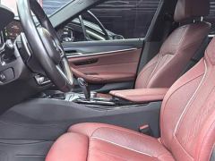 BMW 5 Series 530Li Luxury M Sport Package - ფოტო 4