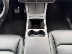Tesla Model Y Standard Range RWD - ფოტო 17