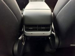 Tesla Model Y Standard Range RWD - ფოტო 19