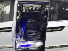 Honda Odyssey 2.0L e:HEV Luxury - ფოტო 15