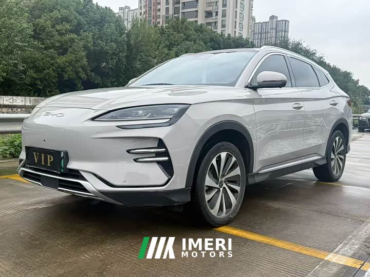 BYD Song Plus New Energy Glory Edition EV 520km Deluxe