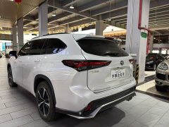 Toyota Crown Venza 2.5L HEV AWD Premium - ფოტო 6