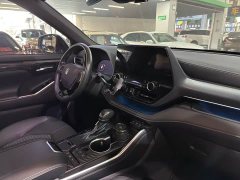 Toyota Crown Venza 2.5L HEV AWD Premium - ფოტო 9