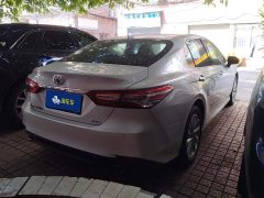 Toyota Camry 2.0G Luxury - photo 3
