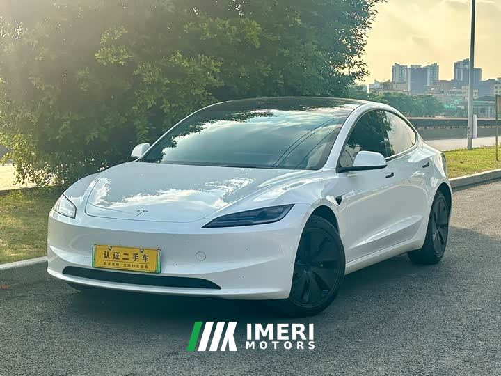Tesla Model 3 Long Range All-Wheel Drive