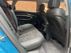Audi e-tron 2021 50 quattro Premium - фото 6