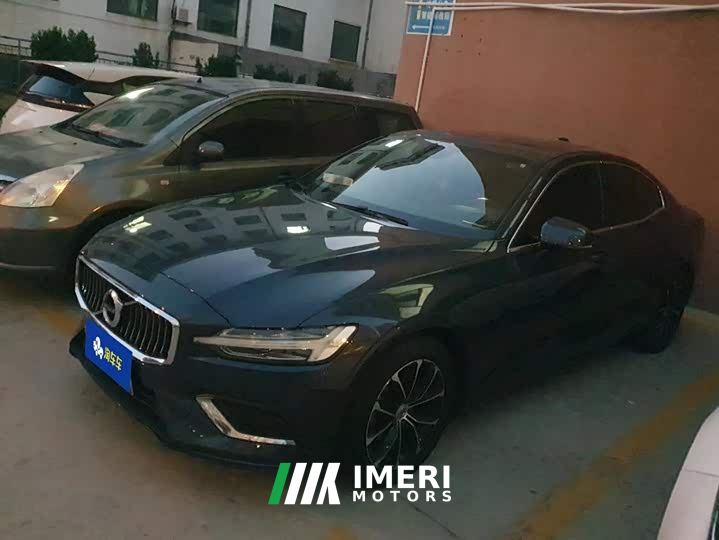 Volvo S60 T4 Intelligent Luxury Edition - автомобиль из Китая