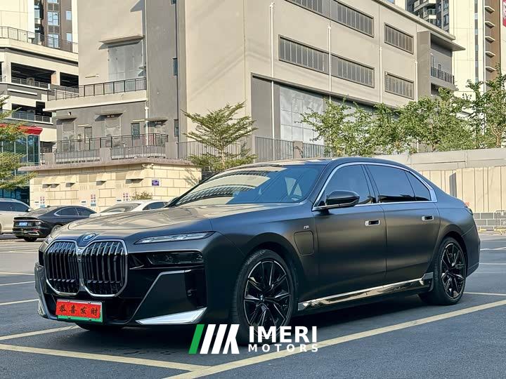 BMW i7 eDrive50L M Sport Luxury Package - автомобиль из Китая