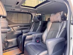 Toyota Vellfire Crown Hybrid 2.5L HV Premium Edition - ფოტო 11