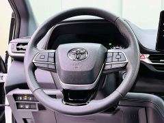 Toyota Sienna 2.5L Hybrid AWD Premium - ფოტო 10