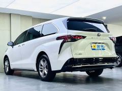 Toyota Sienna 2.5L Hybrid AWD Premium - ფოტო 6