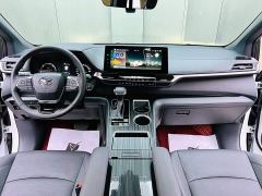 Toyota Sienna 2.5L Hybrid AWD Premium - ფოტო 9