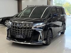 Toyota Alphard Hybrid 2.5L Luxury - фото 1