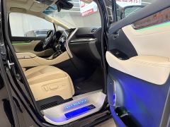 Toyota Alphard Hybrid 2.5L Luxury - фото 18