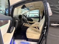 Toyota Alphard Hybrid 2.5L Luxury - фото 5