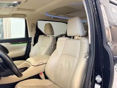 Toyota Alphard Hybrid 2.5L Luxury - фото 6