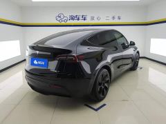 Tesla Model Y Rear-Wheel Drive - ფოტო 3