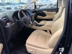 Toyota Alphard Hybrid 2.5L Luxury - фото 5