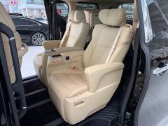 Toyota Alphard Hybrid 2.5L Luxury - фото 7