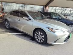 Lexus ES 200 Excellence Edition - ფოტო 3