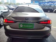 Lexus ES 200 Excellence Edition - ფოტო 5