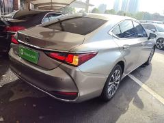 Lexus ES 200 Excellence Edition - ფოტო 6