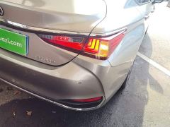 Lexus ES 200 Excellence Edition - ფოტო 7
