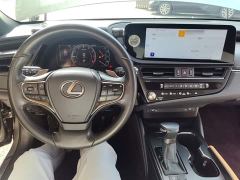 Lexus ES 200 Excellence Edition - ფოტო 9