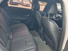 Hyundai Elantra 1.5L CVT Luxury - фото 9