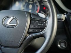Lexus ES 200 Excellence Edition - ფოტო 18