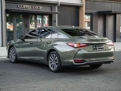 Lexus ES 200 Excellence Edition - ფოტო 5