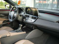 Lexus ES 200 Excellence Edition - ფოტო 8