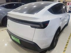 Tesla Model Y Rear-Wheel Drive - ფოტო 6