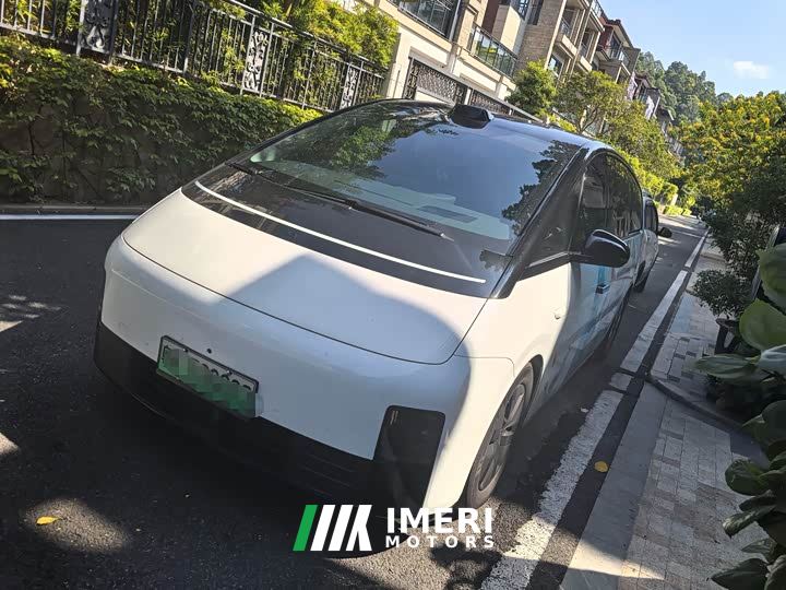 Li Auto Li Xiang MEGA Ultra