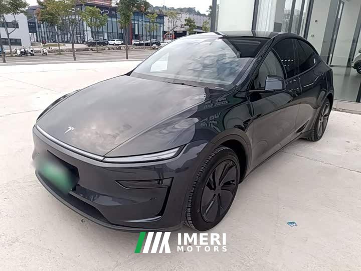 Tesla Model Y Rear-Wheel Drive - автомобиль из Китая