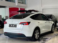 Tesla Model Y Rear-Wheel Drive - ფოტო 15
