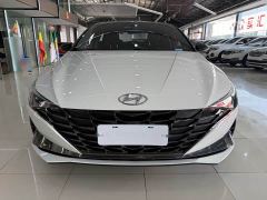 Hyundai Elantra 1.5L CVT Luxury - фото 2