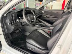 Hyundai Elantra 1.5L CVT Luxury - фото 3